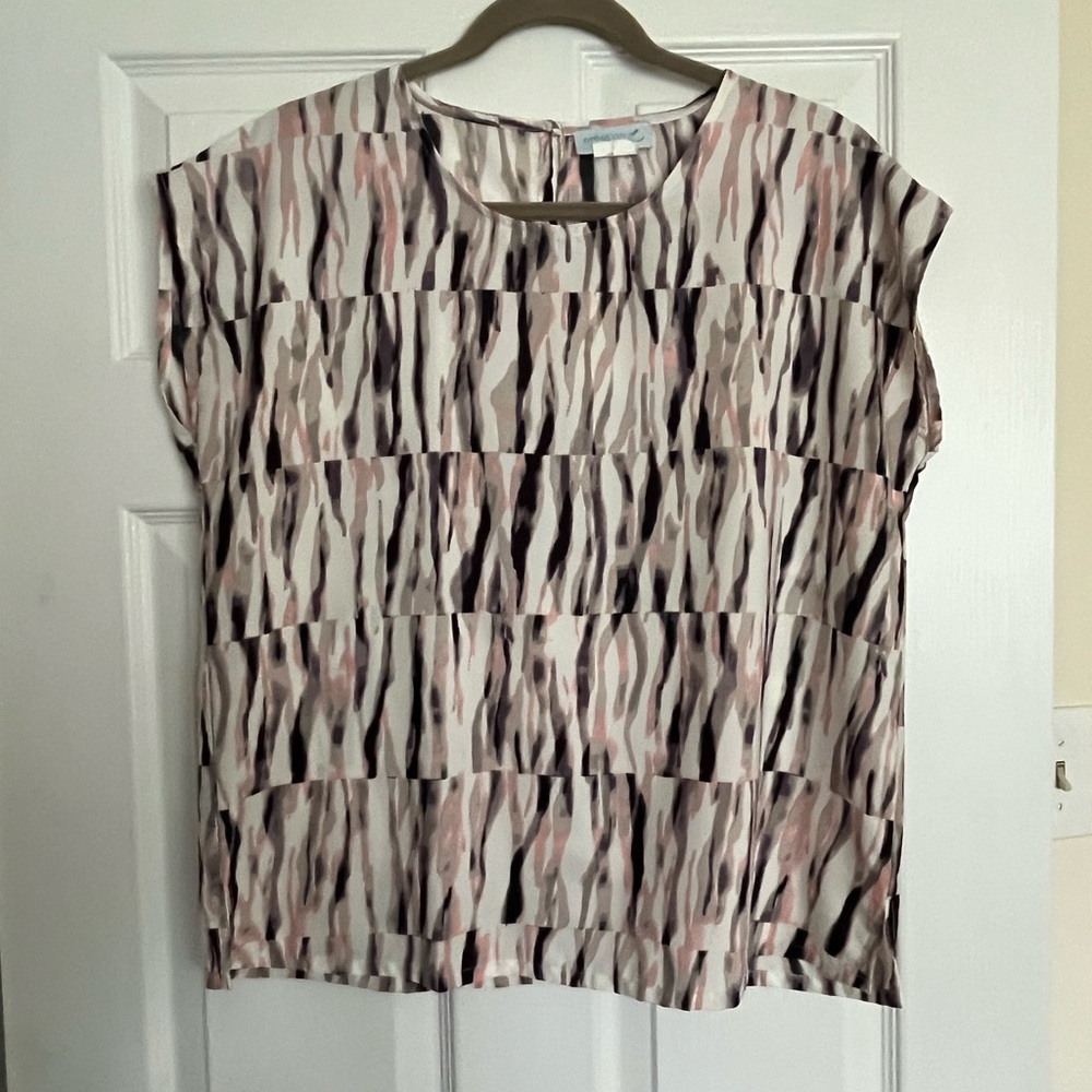 Chic Cap Sleeve Boxy Blouse in Brown and Tan